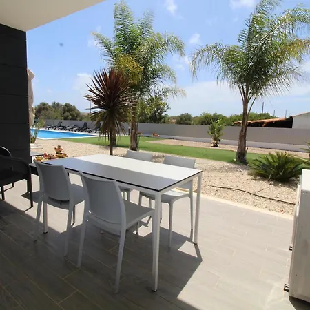 Modern In Vale Rebelho Gale (Albufeira)