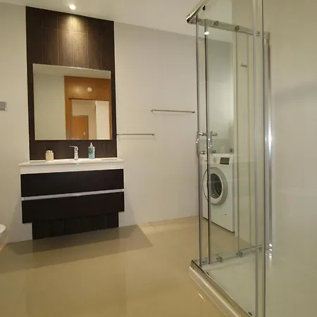 Modern In Vale Rebelho Апартаменты *