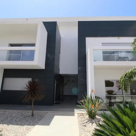 Modern In Vale Rebelho Gale (Albufeira)